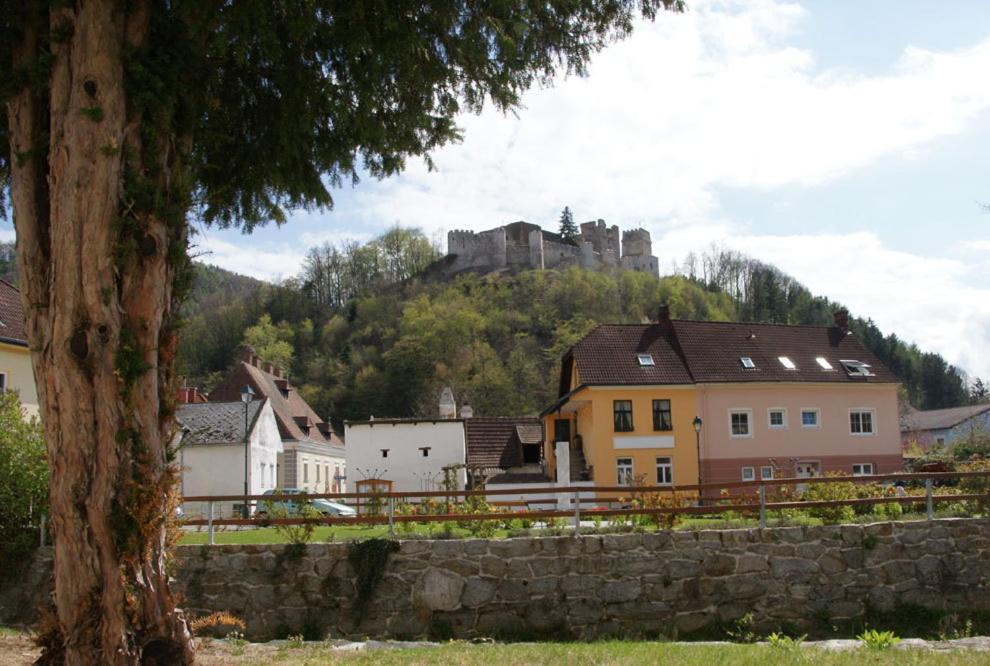 Hotel Post Hoenigwirt Kirchschlag in der Buckligen Welt Luaran gambar